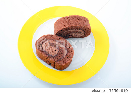 おいしそうなロールケーキ おいしそうなロールケーキ 35564810