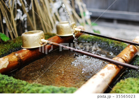 いちひめ神社　天之真名井　あめのまない 35565023