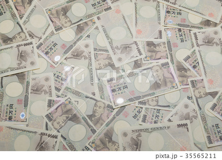 大量の一万円札　バラまき 35565211
