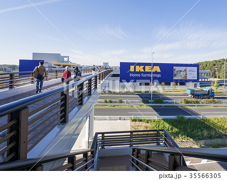 公園西駅前　連絡歩道橋　から　愛知県道6号とIKEA長久手店を望む 35566305