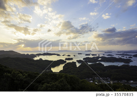 美しい長崎の九十九島（展海峰） 35570835