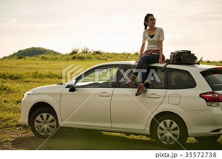 女性バックパッカー ポートレート 女性バックパッカー ポートレート 35572738