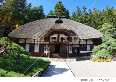 信州上田の文化財　常楽寺本堂　正面　別所温泉にある８２５年創建の天台宗の古刹 35574211