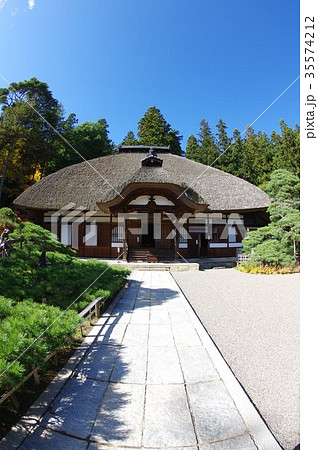 信州上田の文化財　常楽寺本堂　正面参道　別所温泉にある８２５年創建の天台宗の古刹 35574212