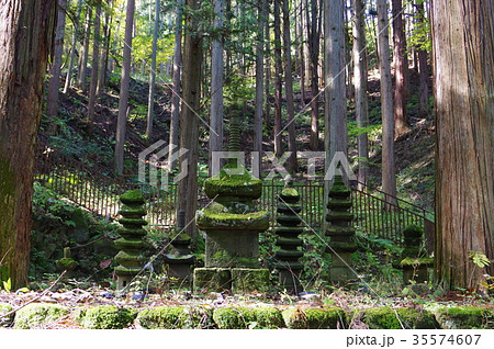 信州上田の文化財　常楽寺石造多宝塔と石造多層塔　国重要文化財指定の多宝塔 35574607