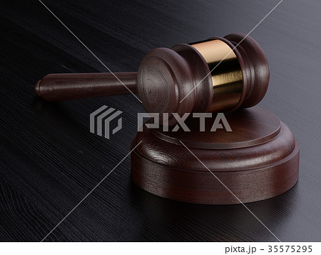 Wooden gavel, auction hammer Wooden gavel, auction hammer 35575295