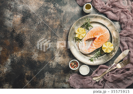 Fresh raw salmon steak 35575915