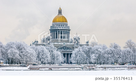 Saint Isaacs Cathedral in winter, Saint Petersburg 35576413