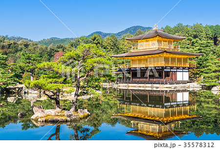 秋の京都　金閣寺 35578312