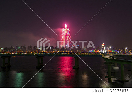 高層ビル 屋外 室外 35578658