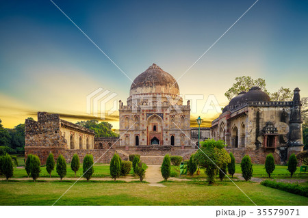 Bara Gumbad at lodi garden Bara Gumbad at lodi garden 35579071