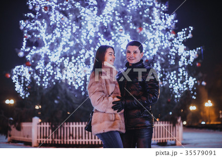 Couple and The Christmas tree 35579091