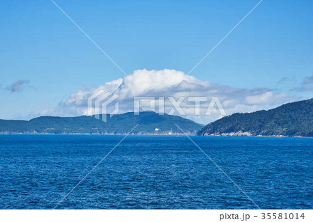 船上からの金華山と牡鹿半島 35581014