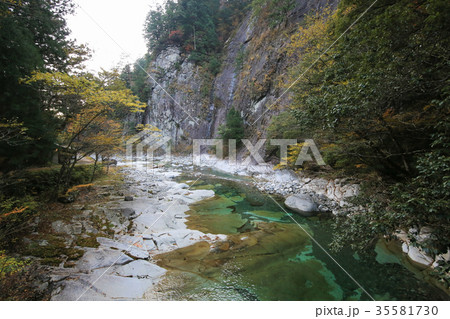 愛媛県久万高原町　面河渓　五色河原 35581730
