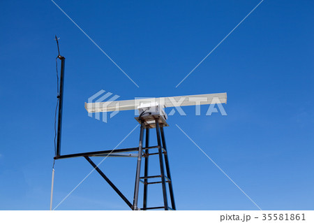 The radar and navigator system 35581861