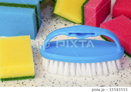 Cleaning brush with sponges around Cleaning brush with sponges around 35583555