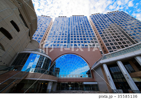 天王洲アイル シーフォートスクエアと青空 天王洲アイル シーフォートスクエアと青空 35585136