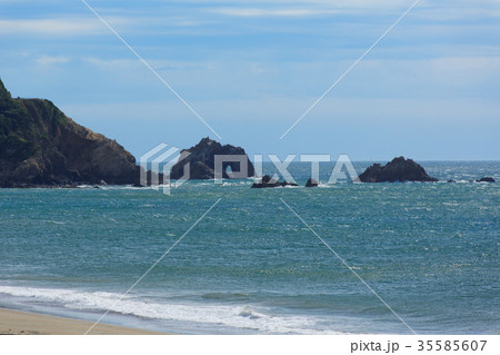 恋路ヶ浜と日出の石門 恋路ヶ浜と日出の石門 35585607