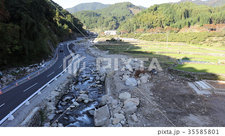 空撮 2017年10月31日撮影 九州北部豪雨後の東峰村宝珠山 空撮 2017年10月31日撮影 九州北部豪雨後の東峰村宝珠山 35585801