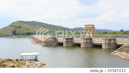 Dams for water storage 35587223