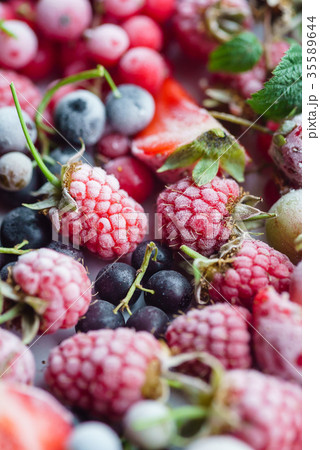 frozen berries 35589644