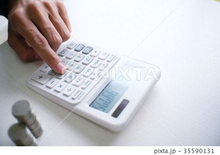 Accountant verify the business and saving Accountant verify the business and saving 35590131