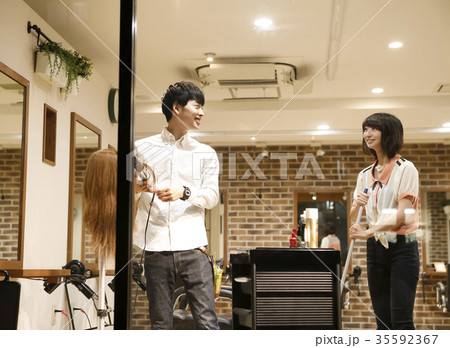 美容院のアシスタント　練習 35592367