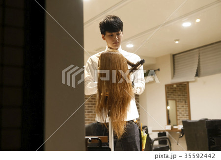 美容院のアシスタント　練習 35592442
