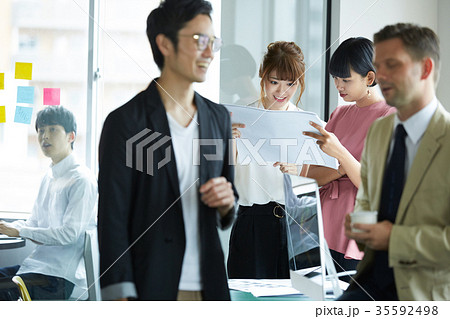 ビジネス 打ち合わせ ビジネス 打ち合わせ 35592498