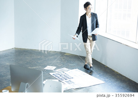 働くビジネスマン 35592694