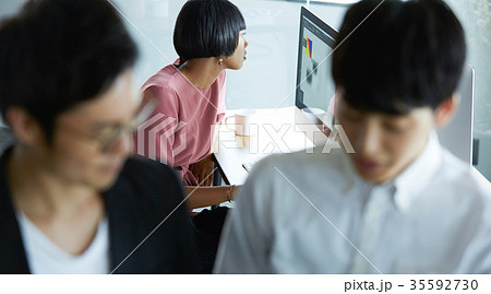 働くビジネスウーマン 35592730