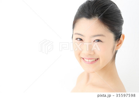 ビューティー　若い女性 35597598
