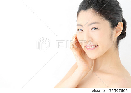 ビューティー　若い女性 35597605