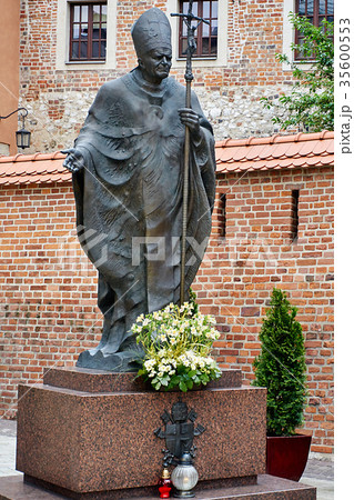 pop johan paul ii slupture in krakow pop johan paul ii slupture in krakow 35600553