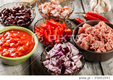 Ingredients ready for preparing chili con carne Ingredients ready for preparing chili con carne 35601041