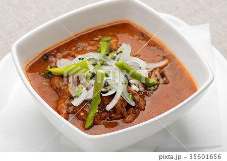 dish osrti with beef 35601656