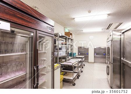 厨房　飲食業　調理場　イメージ素材 35601752