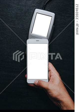 Contactless smartphone payment. 35604612