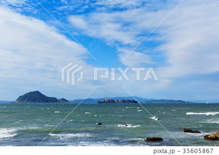 伊良湖水道と神島 35605867