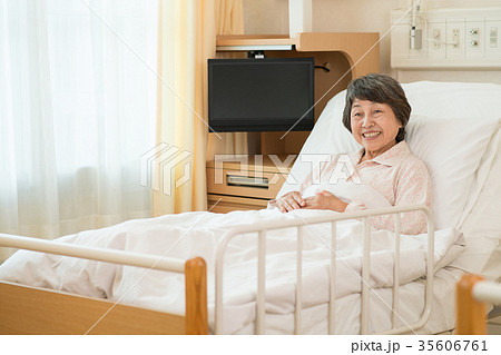 病室 病院 患者 医療 イメージ 35606761