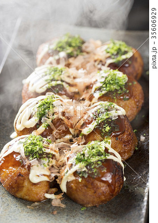 ゆげが上がるタコ焼き ゆげが上がるタコ焼き 35606929