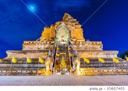 Wat Chedi Luang temple 35607405