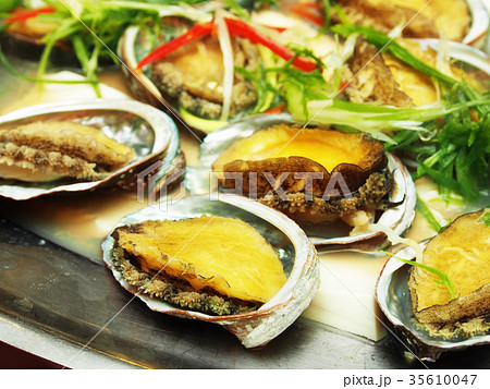 Steamed small abalone 35610047