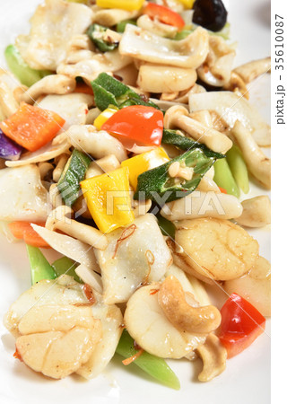 Stir fried squid,freshwater snail with vegetables Stir fried squid,freshwater snail with vegetables 35610087