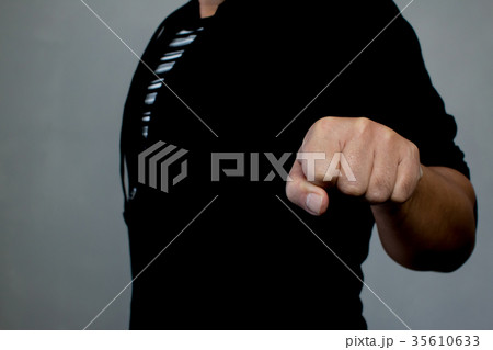 パワハラ　こぶし 35610633