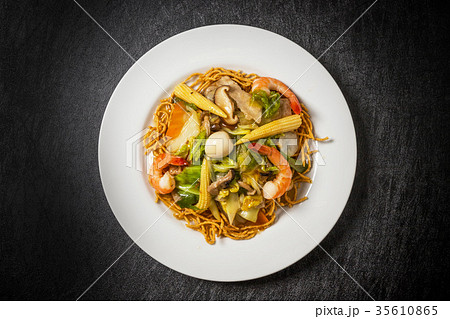 五目かた焼きそば　Chow mein noodles with starchy sauce 35610865