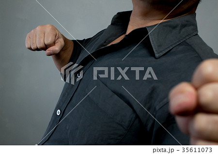 パワハラ　こぶし 35611073