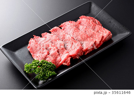 牛肉　肩　焼肉用 35611646