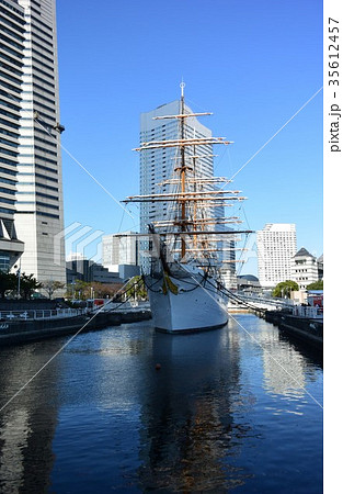 横浜　帆船日本丸 35612457