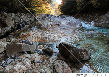 天川村 川迫川の紅葉 天川村 川迫川の紅葉 35612784
